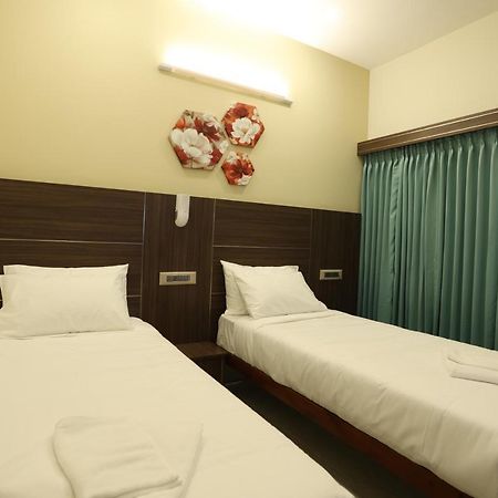 Отель Minas Manor Tiruchirappalli Экстерьер фото