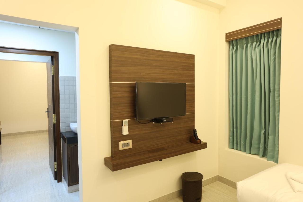 Отель Minas Manor Tiruchirappalli Экстерьер фото