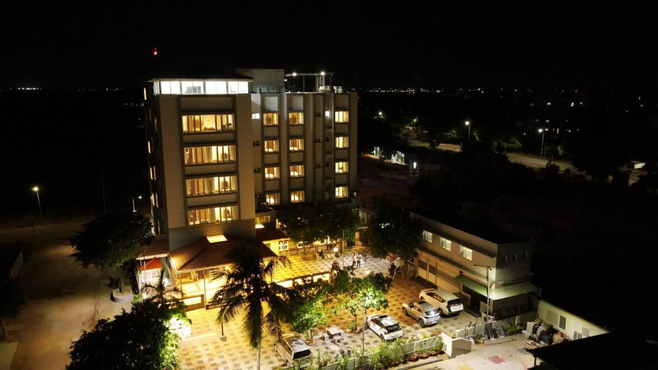Отель Minas Manor Tiruchirappalli Экстерьер фото