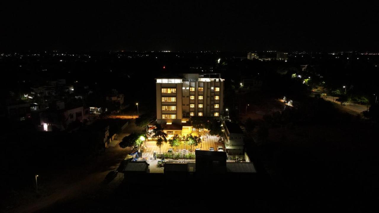 Отель Minas Manor Tiruchirappalli Экстерьер фото
