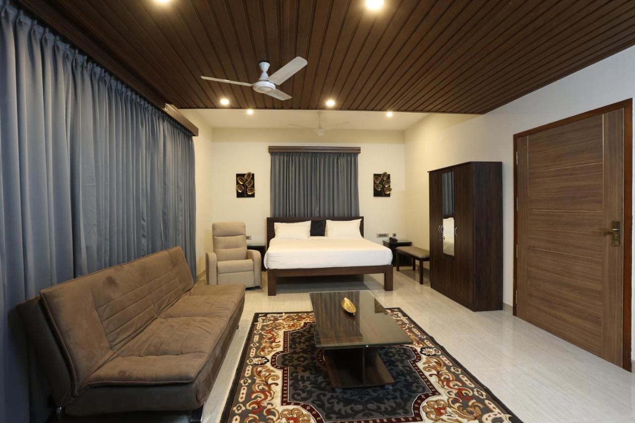 Отель Minas Manor Tiruchirappalli Экстерьер фото