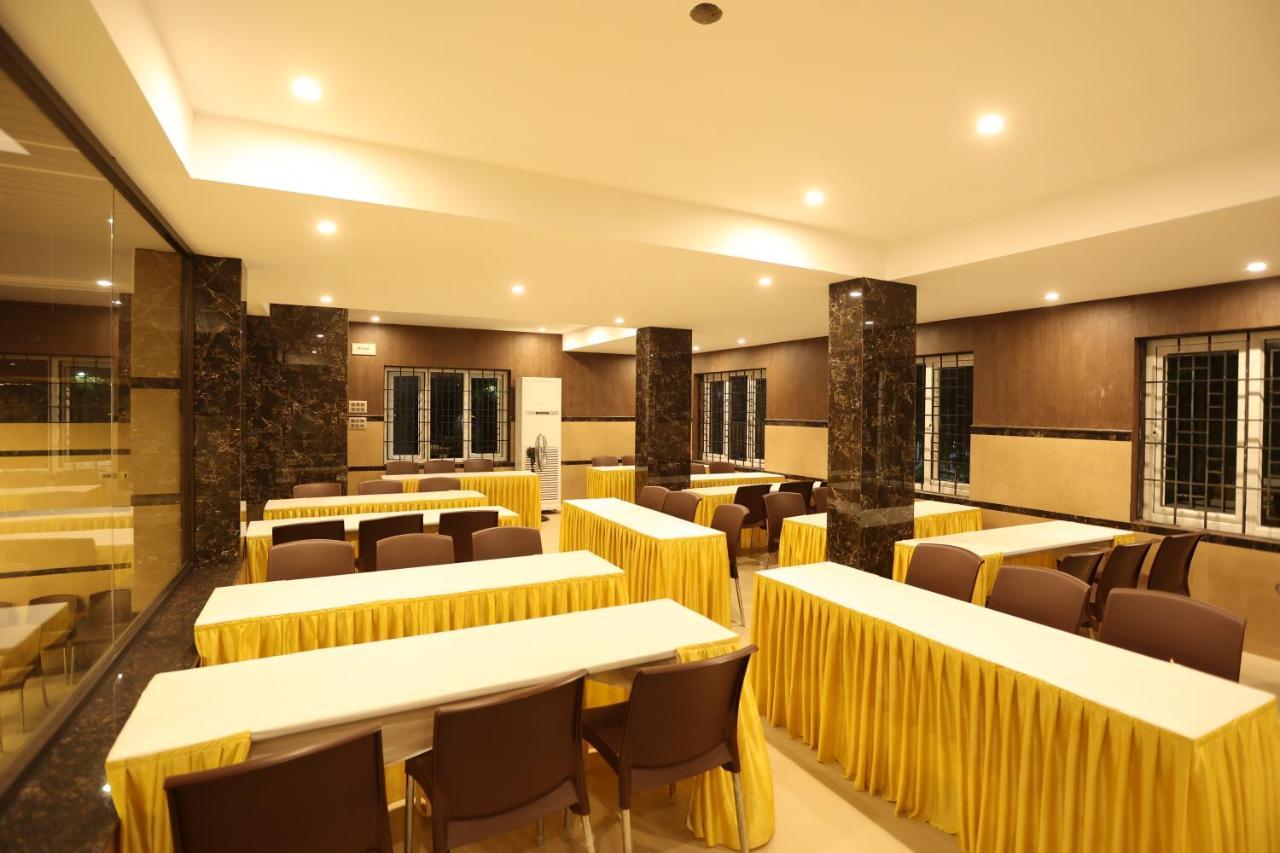 Отель Minas Manor Tiruchirappalli Экстерьер фото