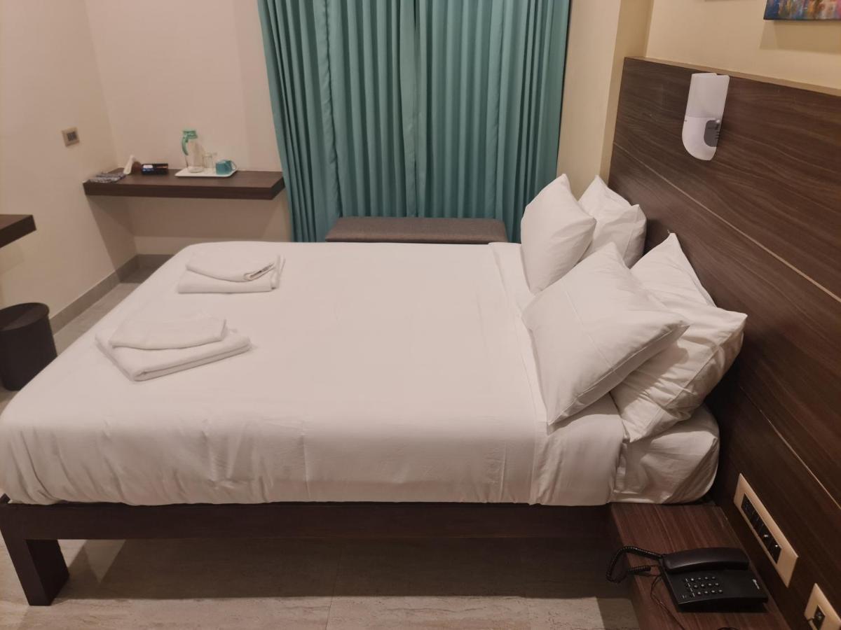 Отель Minas Manor Tiruchirappalli Экстерьер фото